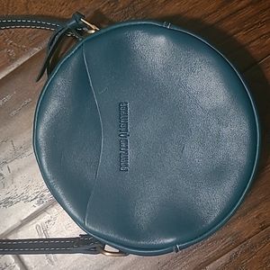 Portland leather goods almost perfect peacock small circle crossbody NWOT